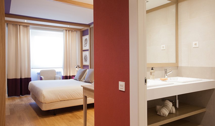Impresionante suite doble con baño completo y vestidor - Vivienda de Obra Nueva en Sabadell